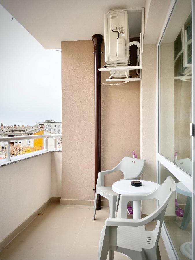 Art Apartment For 4 People Free Parking & Wifi 스타라 자고라 외부 사진
