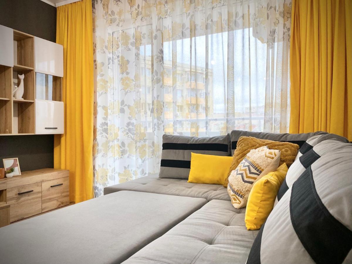 Art Apartment For 4 People Free Parking & Wifi 스타라 자고라 외부 사진